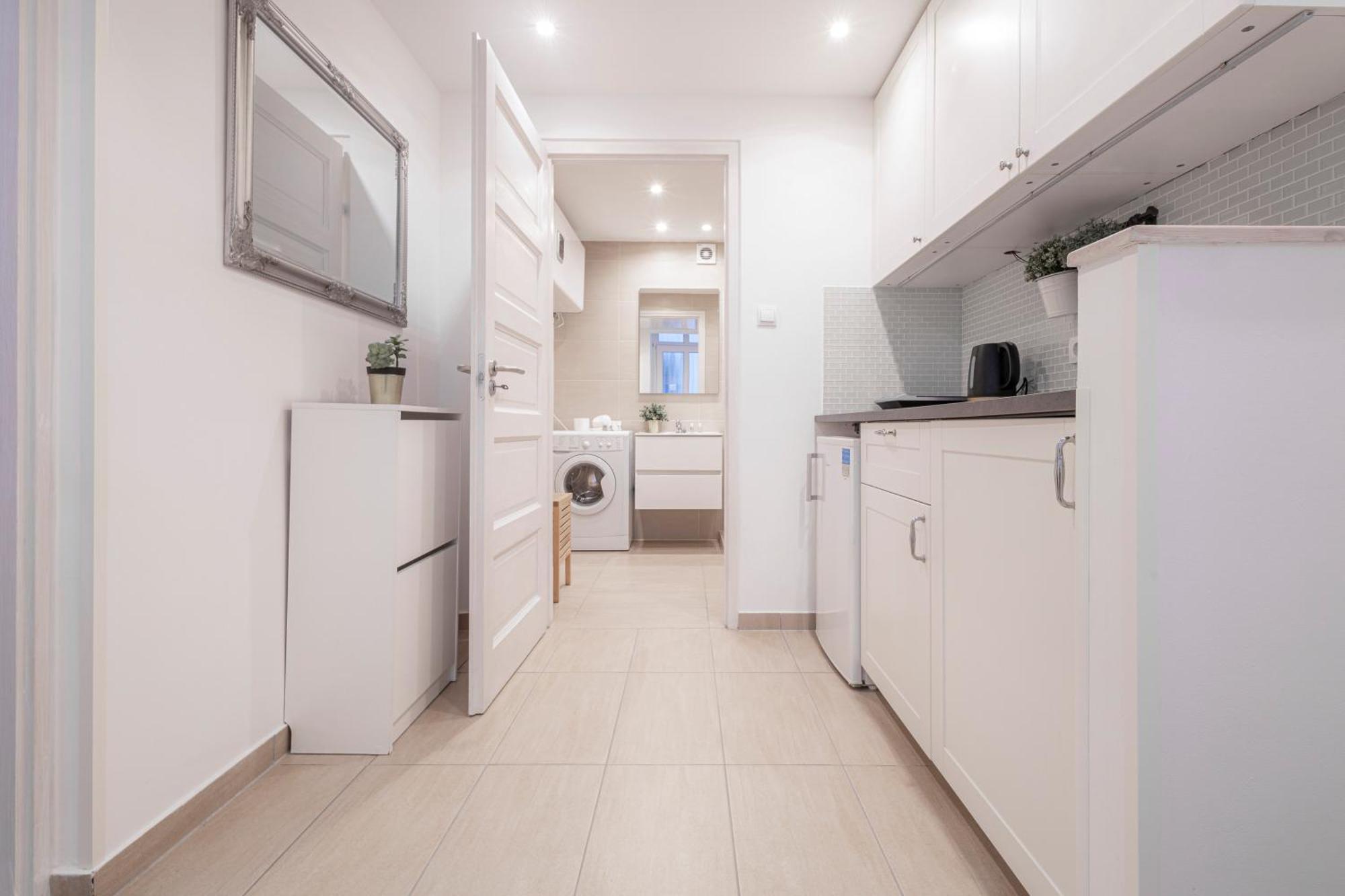 Beautiful Home At Basilca 1-2 Будапеща Екстериор снимка